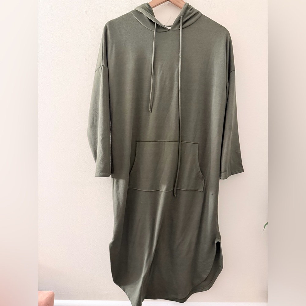 Three Bird Nest Hooded Barrel Style Maxi Dress long sleeve Comfort travel Olive